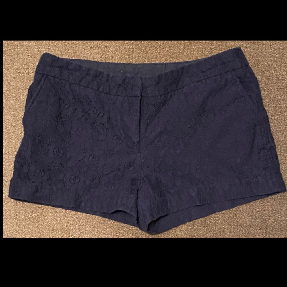 Womens Navy blue shorts size 6 Brand is Kenar